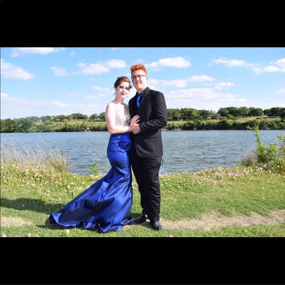 Prom dress! - Picture 2 of 5